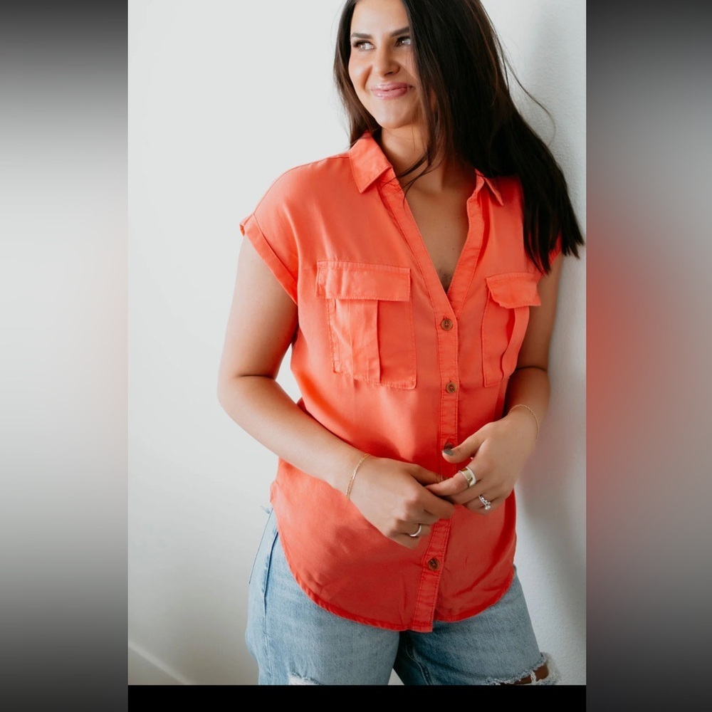 Love Tree Button Down Top Size Small Coral Relaxed Fit Short Cap Sleeves